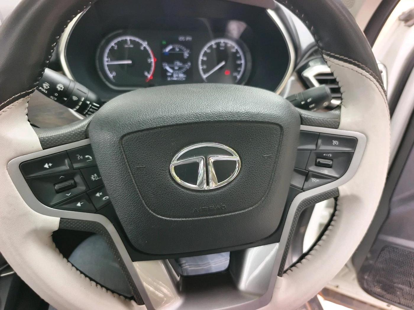2022 Tata Harrier XT PLUS 2.0L KRYOTEC, Diesel, Manual, 64,199 km, interior