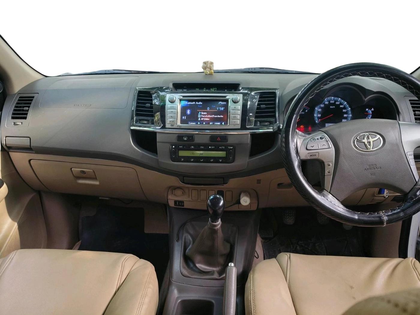 2013 Toyota Fortuner 3.0 4X2 MT, Diesel, Manual, 1,68,308 km, interior