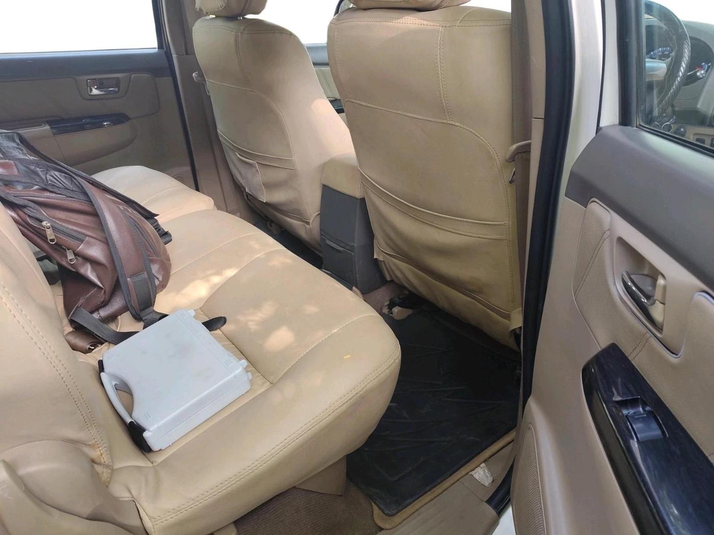 2013 Toyota Fortuner 3.0 4X2 MT, Diesel, Manual, 1,68,308 km, interior