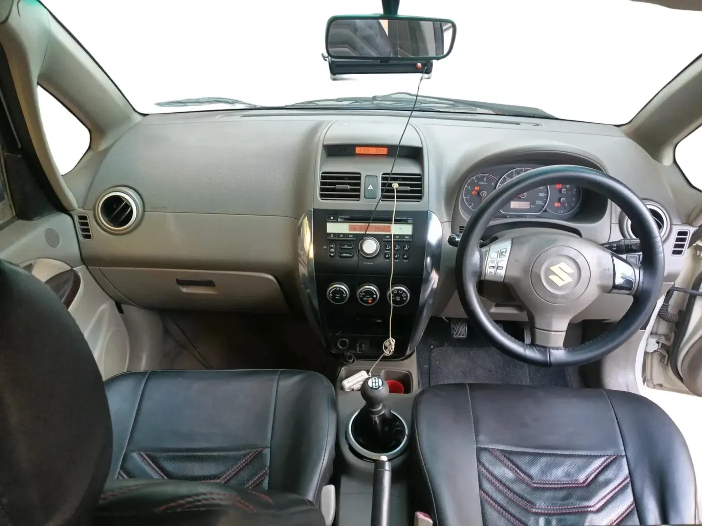 2011 Maruti SX4 ZDI, Diesel, Manual, 2,16,502 km, interior