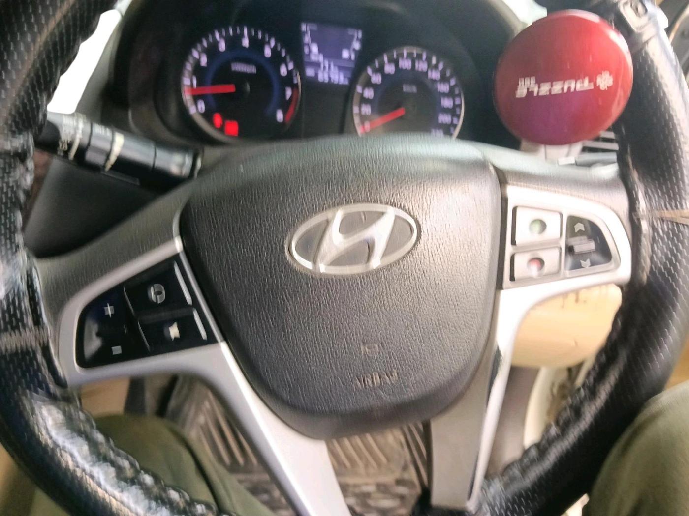 2013 Hyundai Verna FLUIDIC 1.6 VTVT EX, Petrol, Manual, 65,793 km, interior
