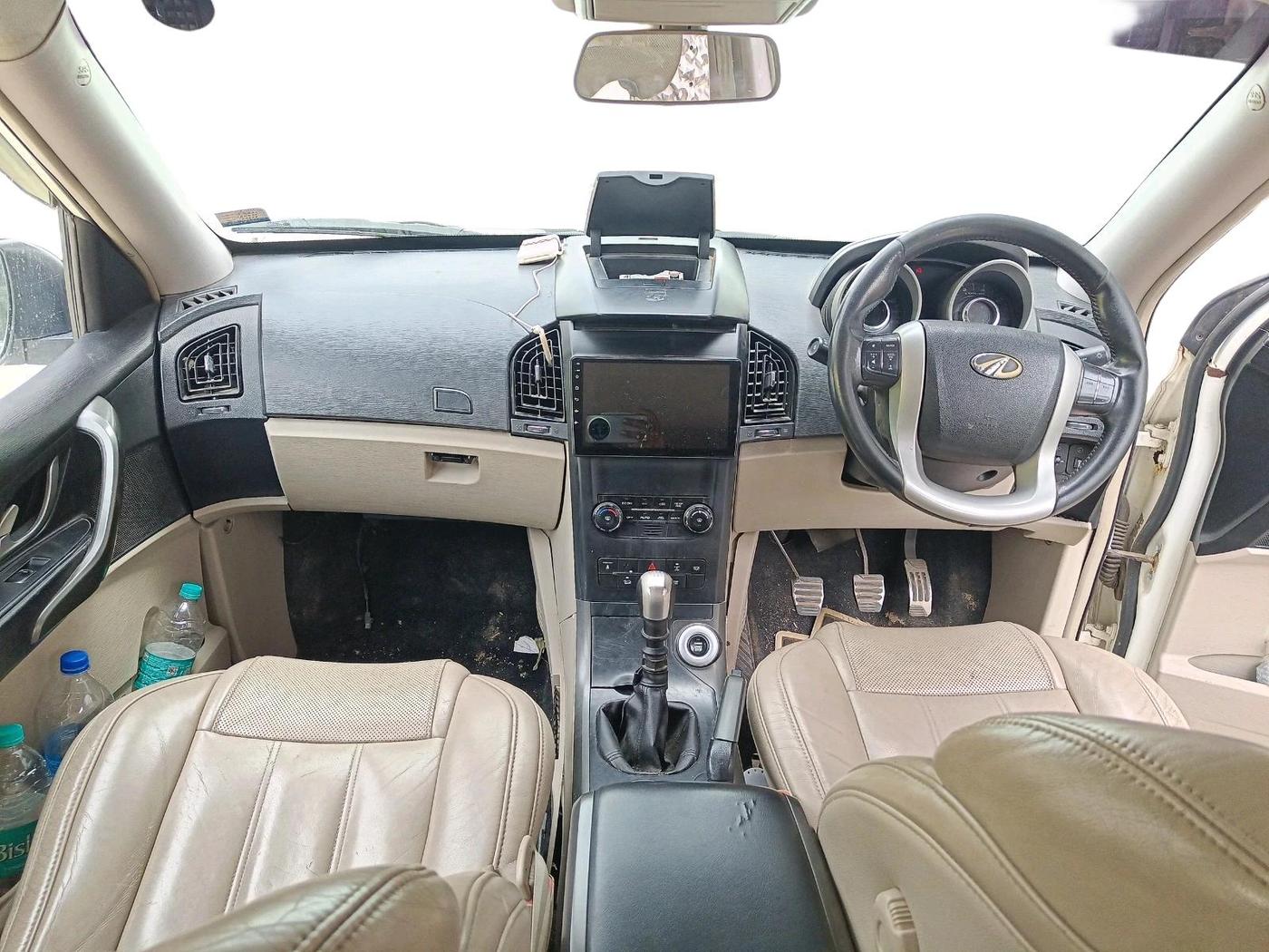 2017 Mahindra XUV500 W10, Diesel, Manual, 78,010 km, interior