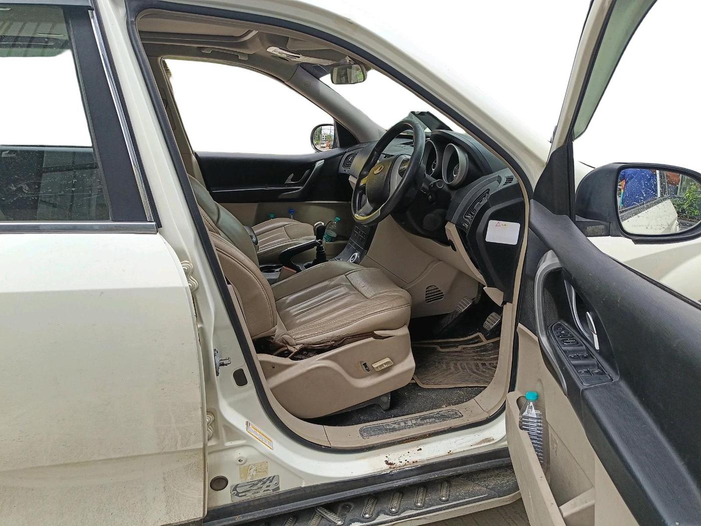 2017 Mahindra XUV500 W10, Diesel, Manual, 78,010 km, interior