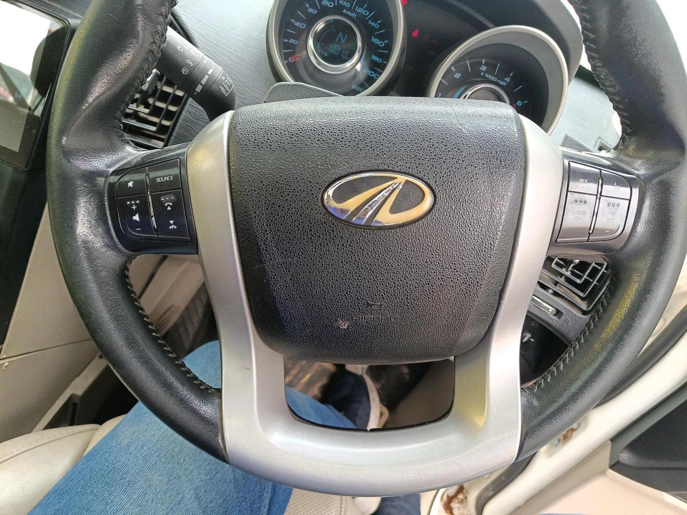 2017 Mahindra XUV500 W10, Diesel, Manual, 78,010 km, interior