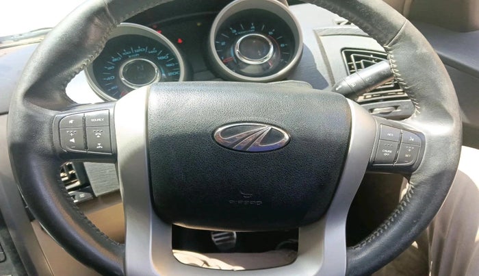 2015 Mahindra XUV500 W10, Diesel, Manual, 1,16,579 km, interior