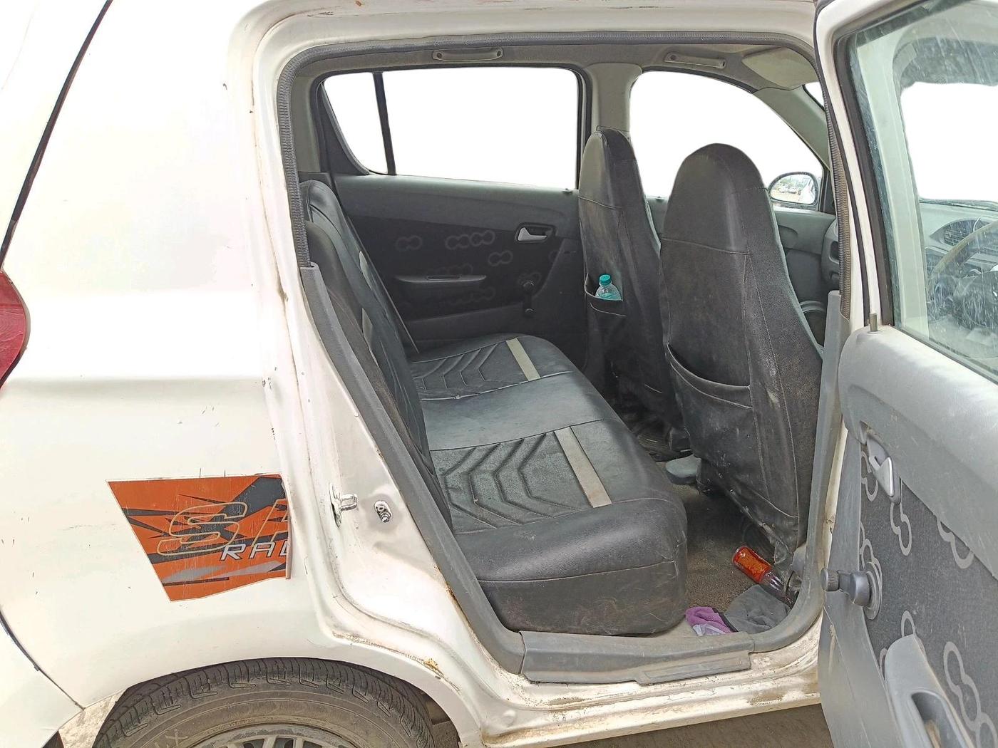 2013 Maruti Alto 800 LXI, CNG, Manual, 1,04,827 km, interior
