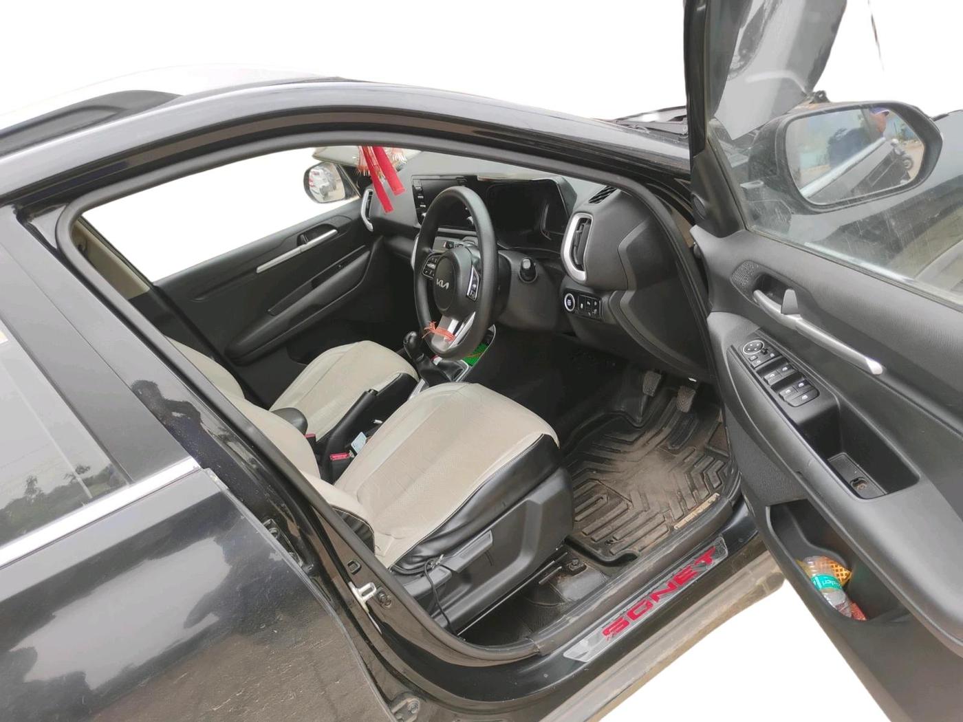 2024 KIA SONET HTK PLUS 1.2 PETROL MT, Petrol, Manual, 22,048 km, interior