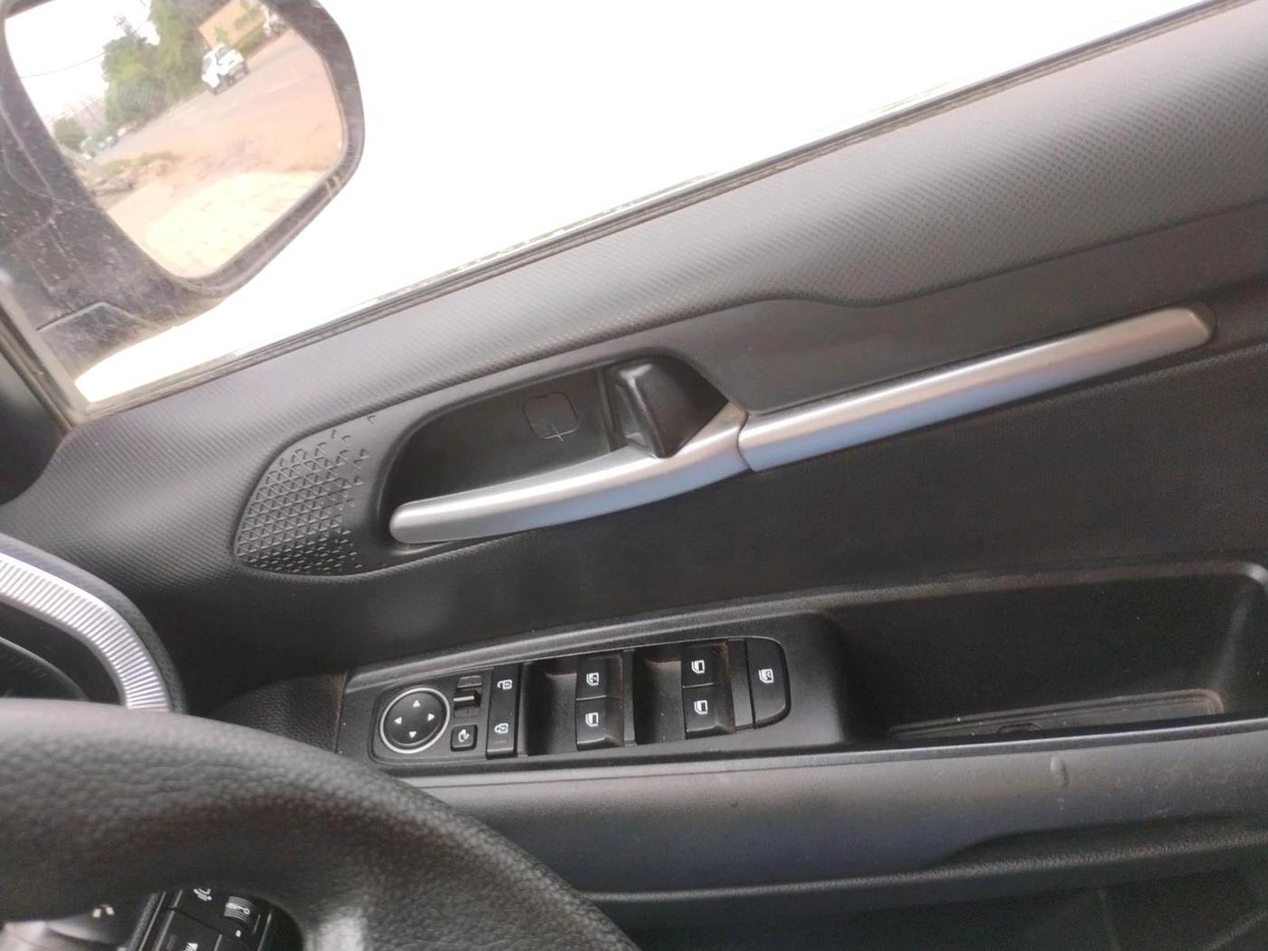 2024 KIA SONET HTK PLUS 1.2 PETROL MT, Petrol, Manual, 22,048 km, interior