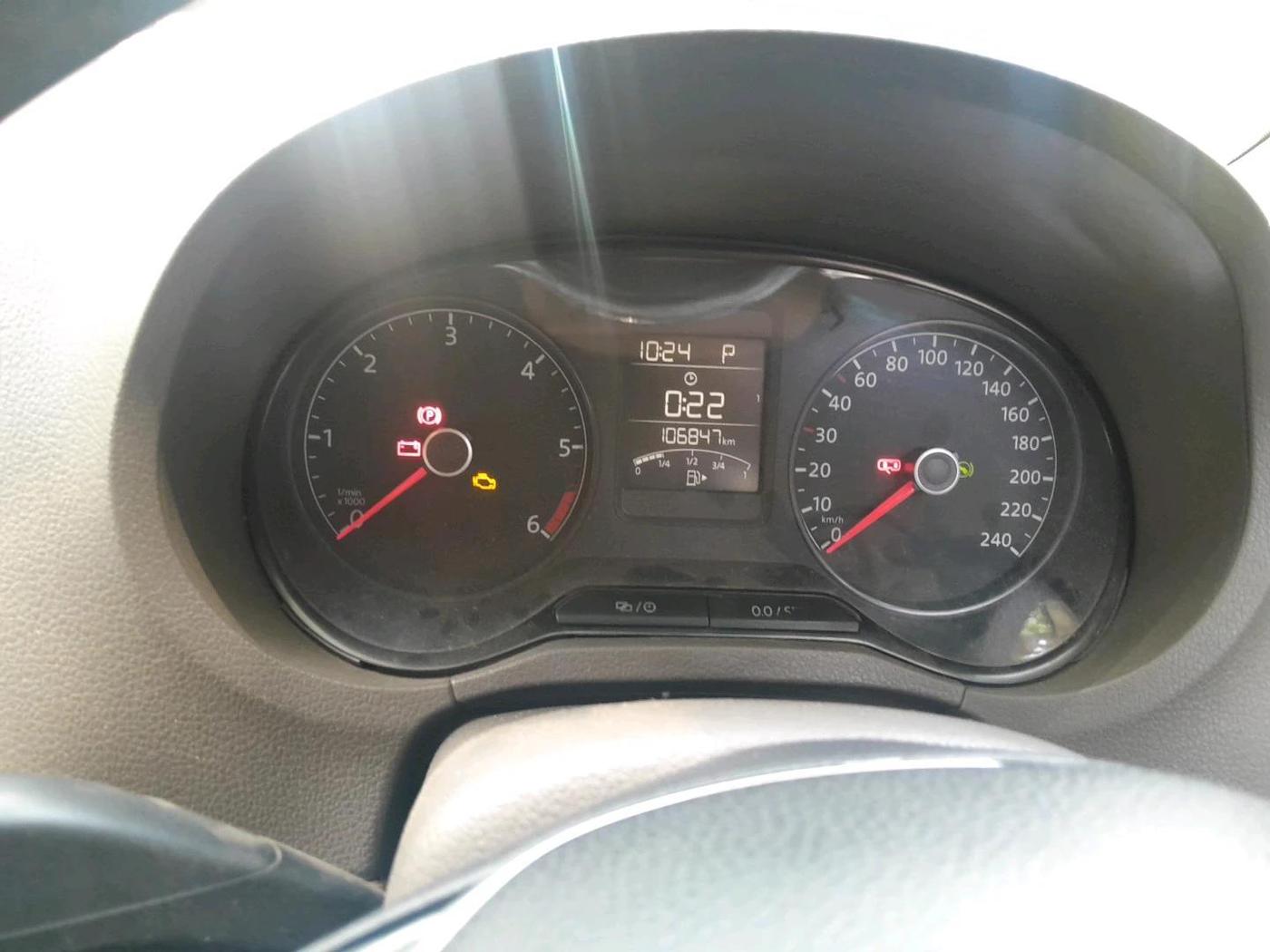 2015 Volkswagen Vento HIGHLINE PLUS 1.5 AT 16 ALLOY, Diesel, Automatic, 1,06,847 km, interior