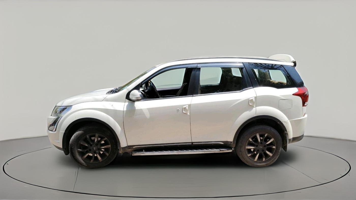 2018 Mahindra XUV500 W11, Diesel, Manual, 1,14,856 km, exterior