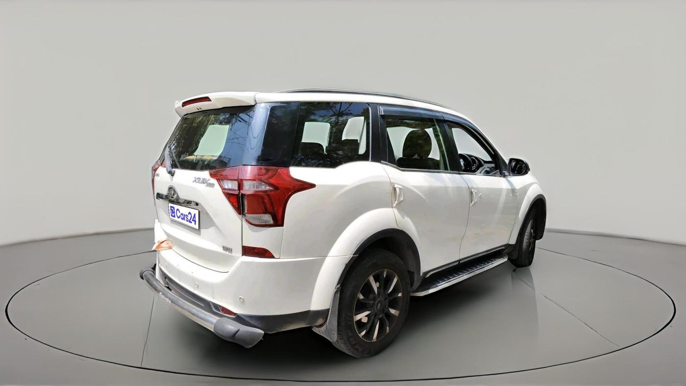 2018 Mahindra XUV500 W11, Diesel, Manual, 1,14,856 km, exterior