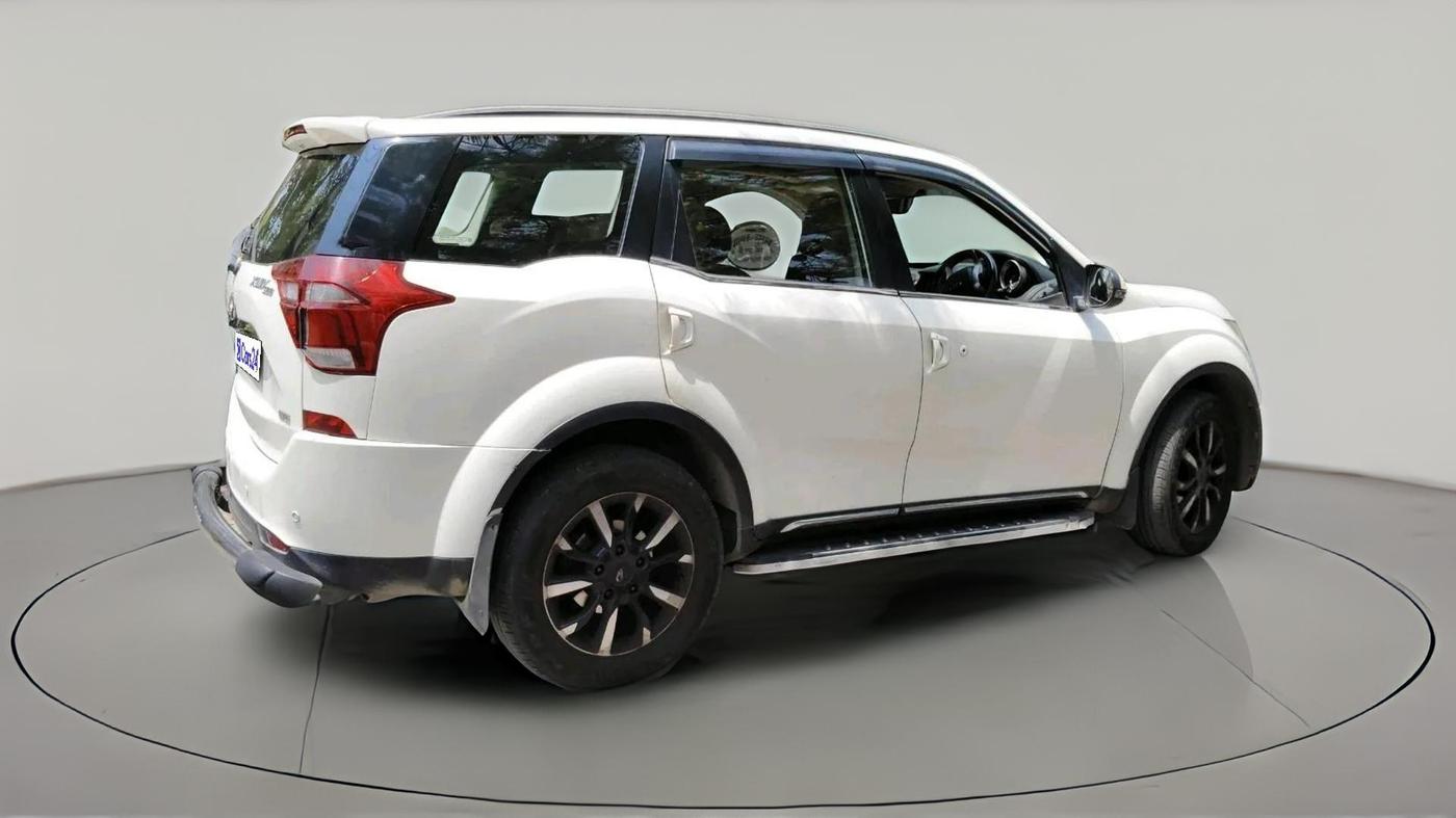 2018 Mahindra XUV500 W11, Diesel, Manual, 1,14,856 km, exterior