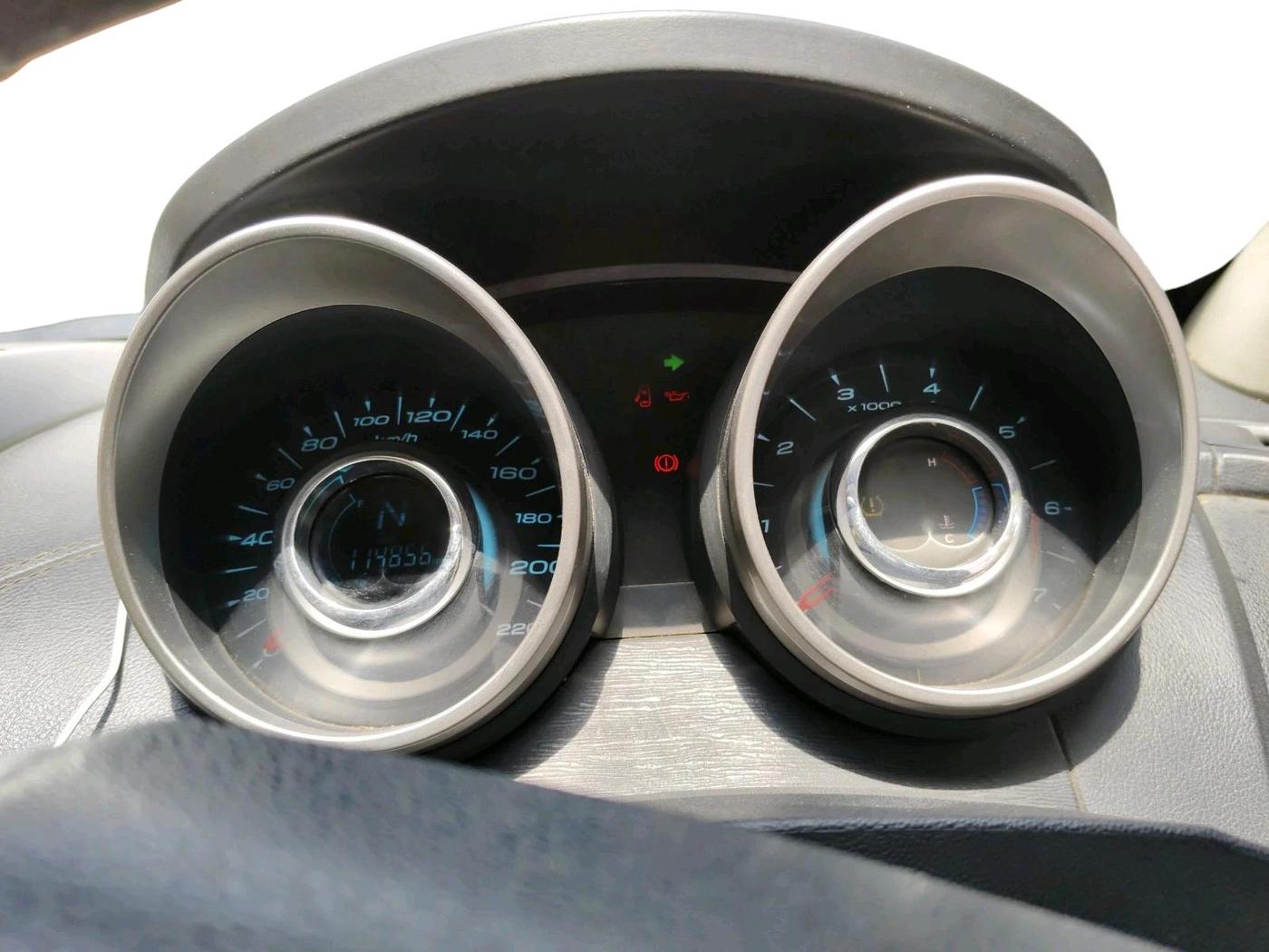 2018 Mahindra XUV500 W11, Diesel, Manual, 1,14,856 km, interior