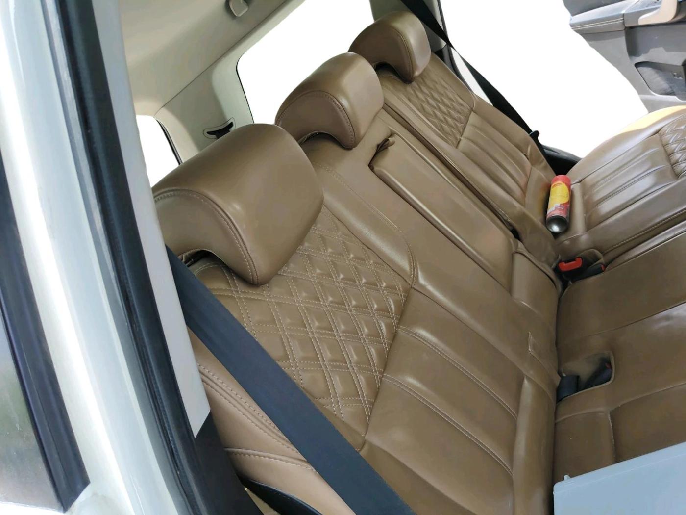 2018 Mahindra XUV500 W11, Diesel, Manual, 1,14,856 km, interior