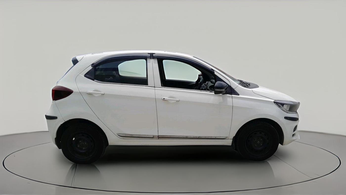 2022 Tata Tiago XT CNG, CNG, Manual, 1,13,200 km, exterior