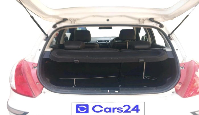 2016 Maruti Swift LXI (O), Petrol, Manual, 64,004 km, exterior