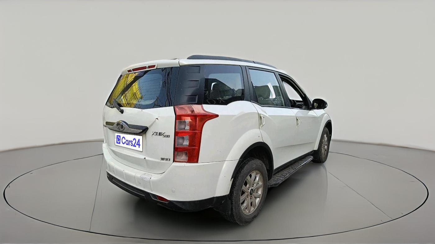 2016 Mahindra XUV500 W10, Diesel, Manual, 2,15,746 km, exterior