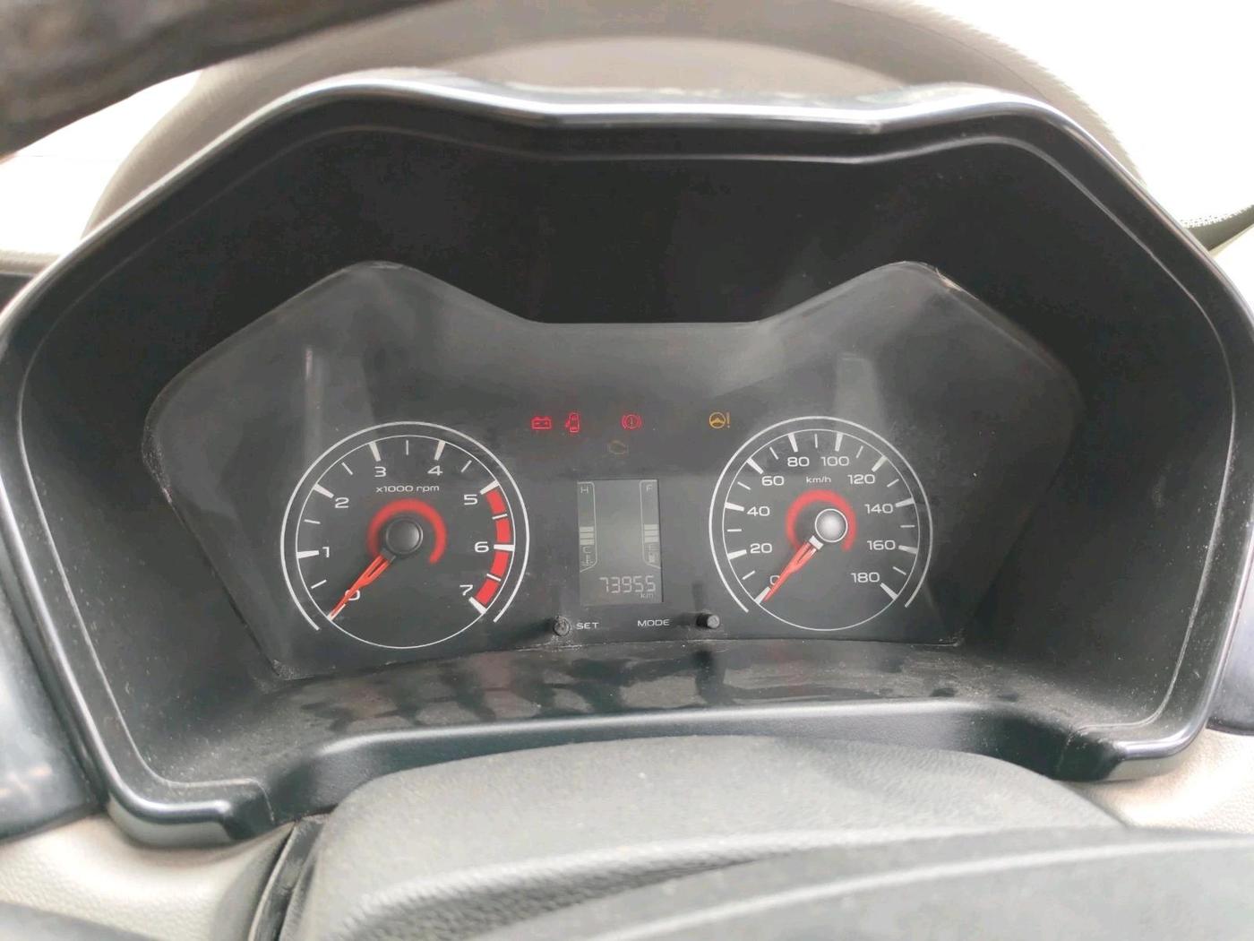 2017 Mahindra KUV 100 NXT K2 D 6S, Diesel, Manual, 73,955 km, interior