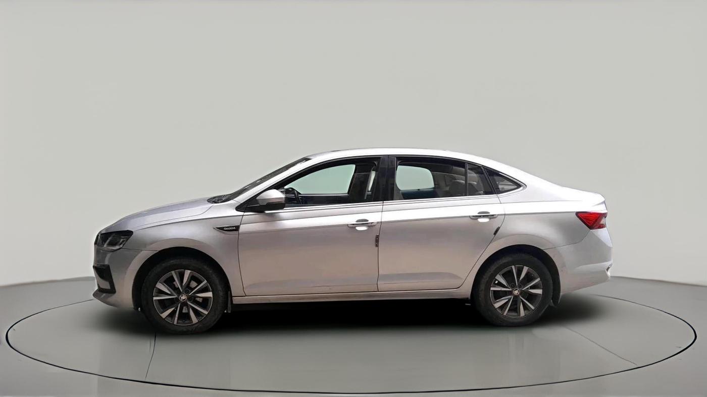 2022 Skoda SLAVIA STYLE 1.0L TSI MT, Petrol, Manual, 83,400 km, exterior