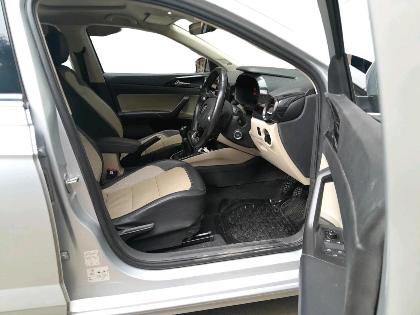 2022 Skoda SLAVIA STYLE 1.0L TSI MT, Petrol, Manual, 83,400 km, interior