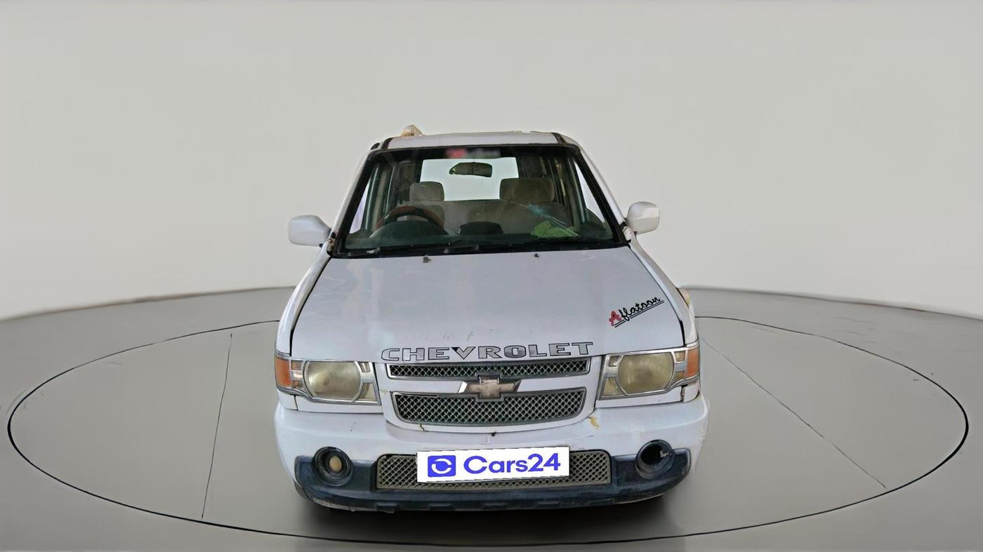 2012 Chevrolet Tavera NEO 3 10 STR BS III, Diesel, Manual, 2,54,550 km, exterior