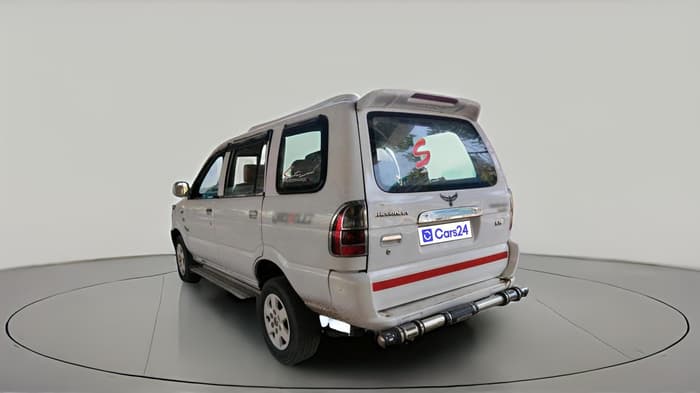 2012 Chevrolet Tavera NEO 3 10 STR BS III, Diesel, Manual, 2,54,550 km, exterior