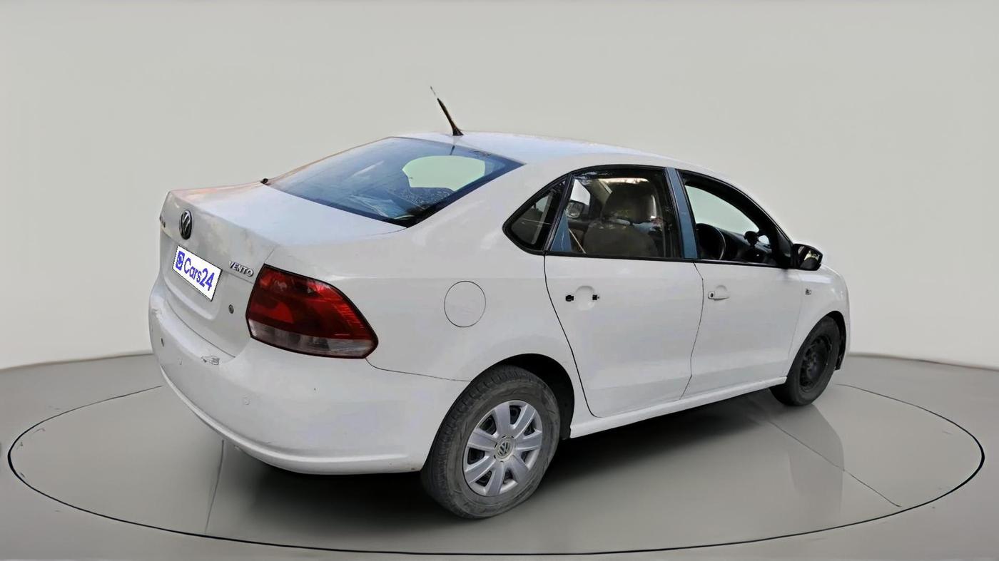 2011 Volkswagen Vento TRENDLINE 1.6, Petrol, Manual, 1,18,699 km, exterior