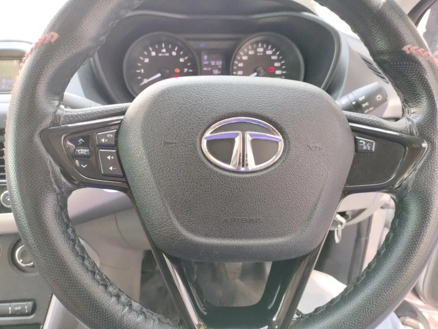 2018 Tata NEXON XM PETROL, Petrol, Manual, 70,159 km, interior