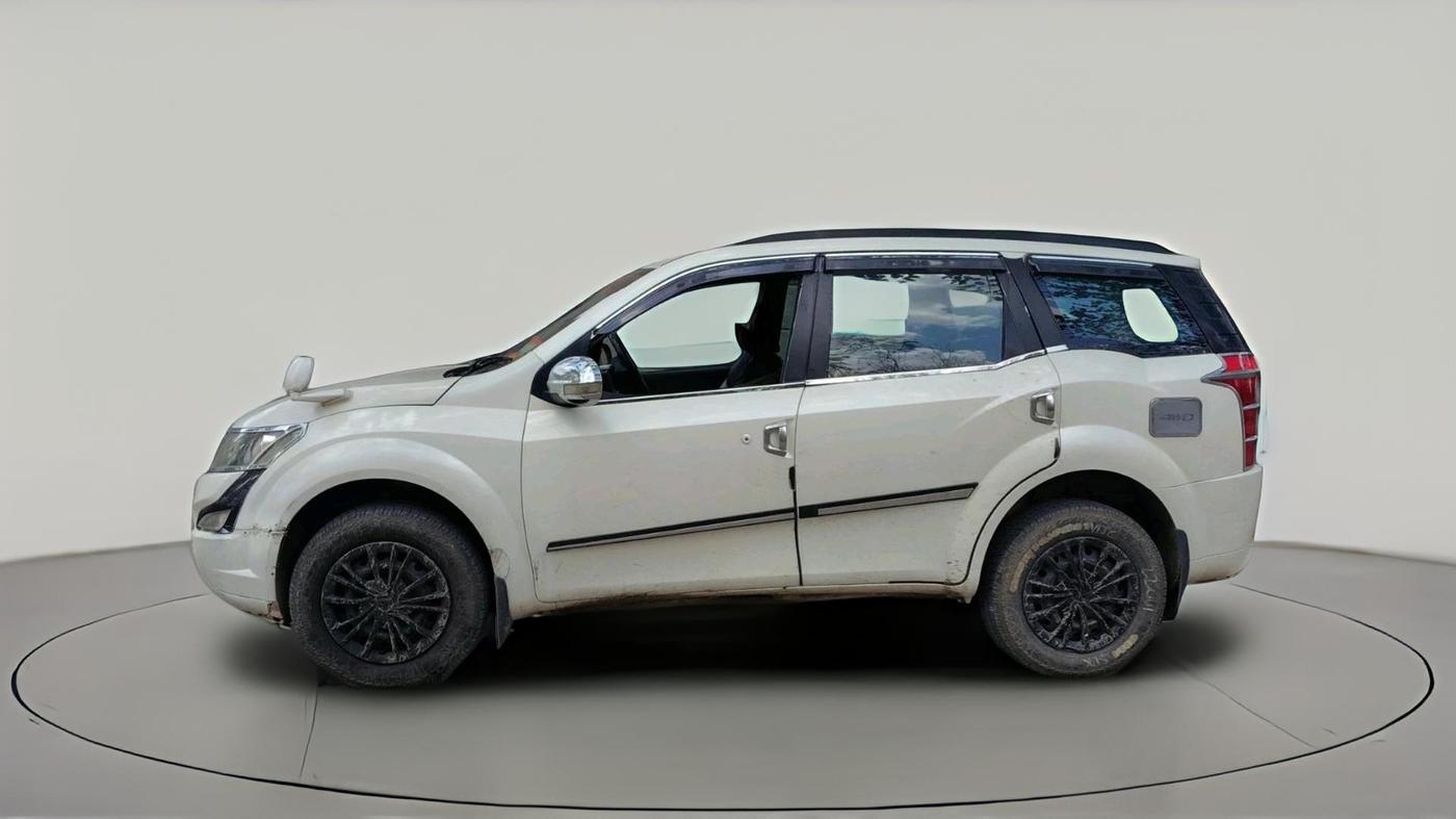 2016 Mahindra XUV500 W4, Diesel, Manual, 1,41,506 km, exterior