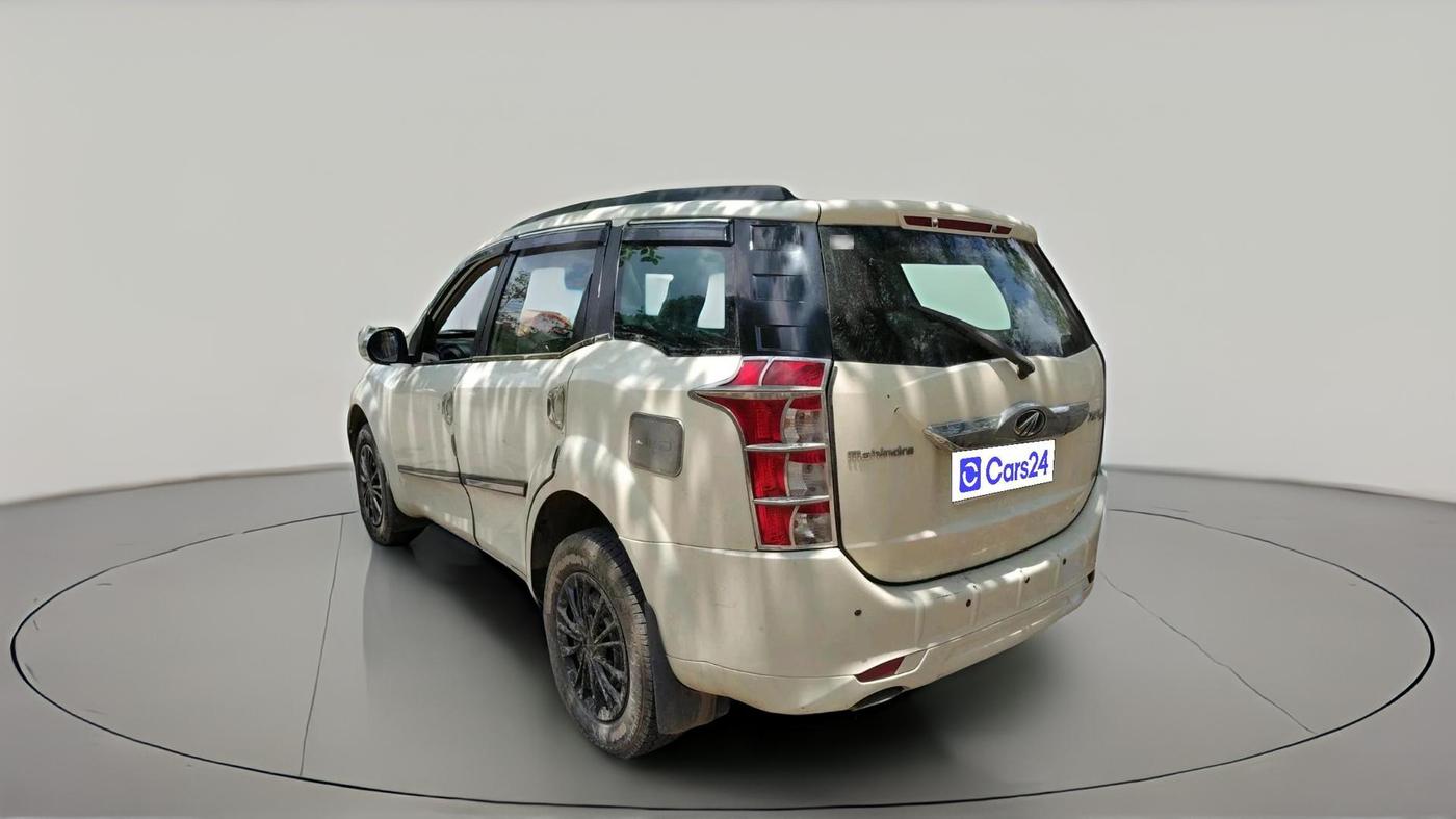 2016 Mahindra XUV500 W4, Diesel, Manual, 1,41,506 km, exterior
