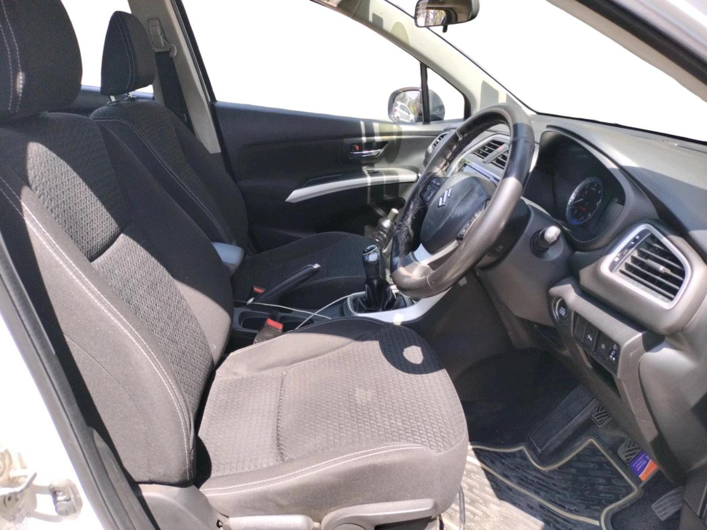 2016 Maruti S Cross ZETA 1.3, Diesel, Manual, 1,08,000 km, interior