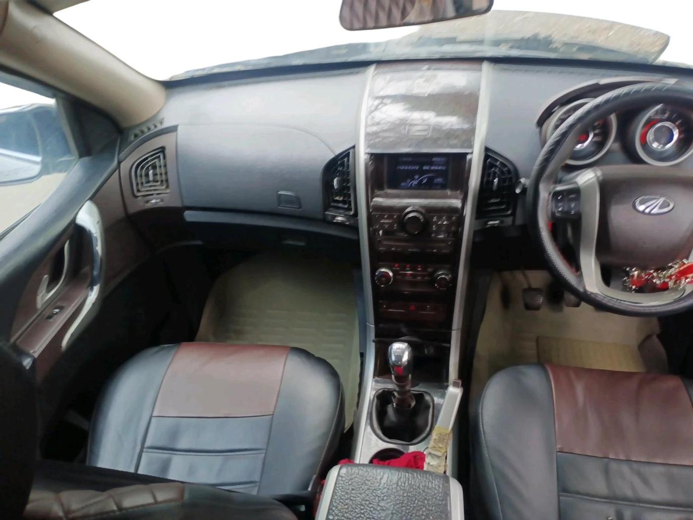 2013 Mahindra XUV500 W6, Diesel, Manual, 70,643 km, interior