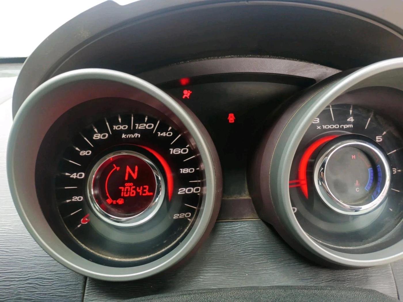 2013 Mahindra XUV500 W6, Diesel, Manual, 70,643 km, interior