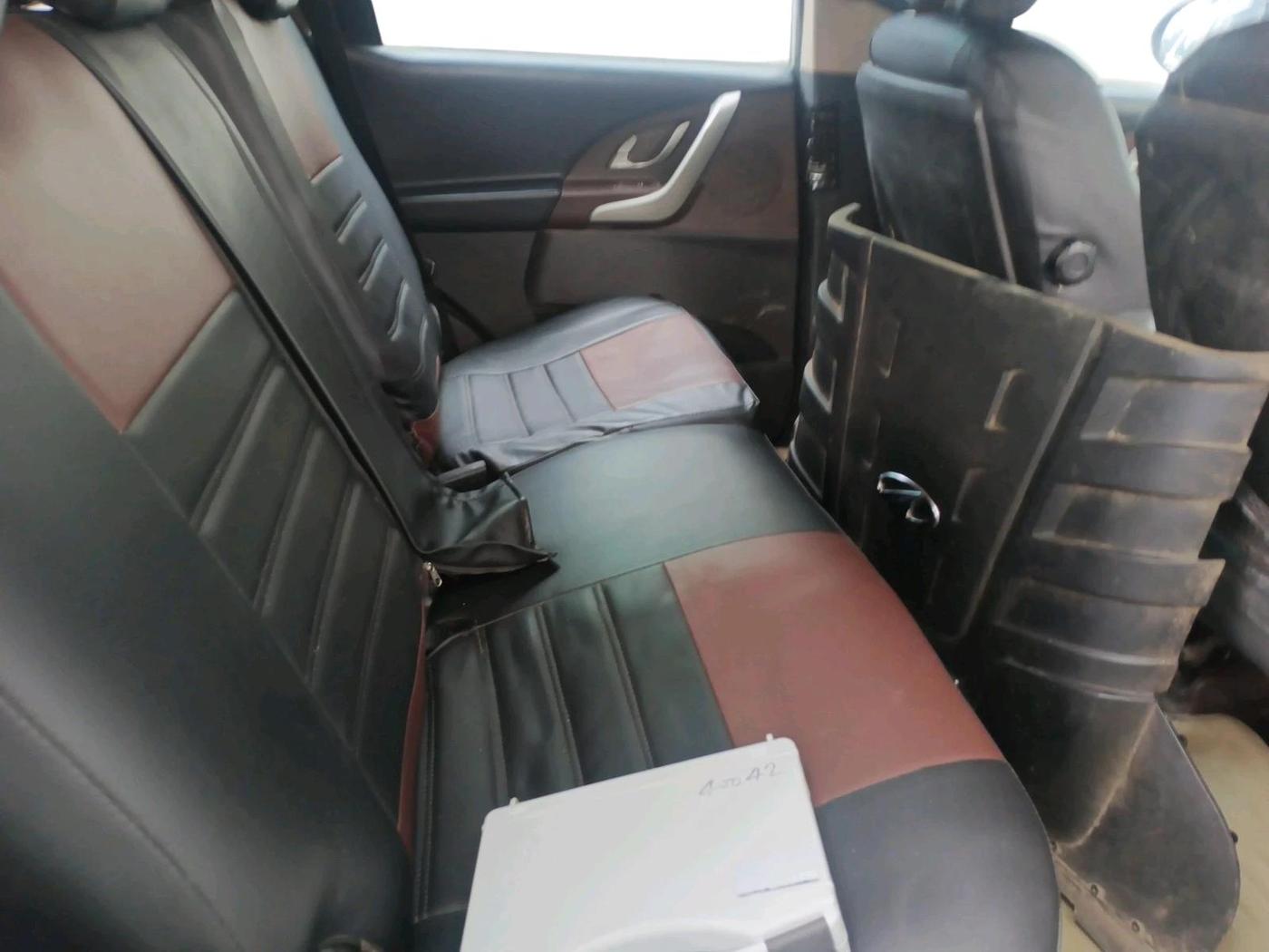 2013 Mahindra XUV500 W6, Diesel, Manual, 70,643 km, interior
