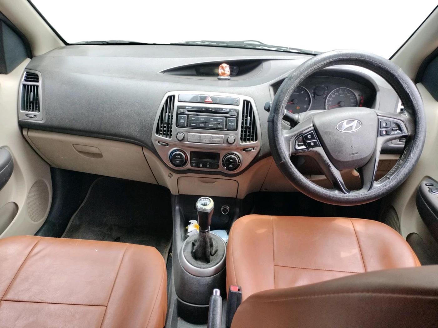 2013 Hyundai i20 SPORTZ 1.4 CRDI, Diesel, Manual, 1,56,323 km, interior