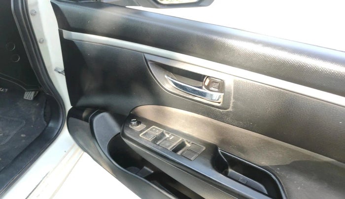 2012 Maruti Swift VXI, Petrol, Manual, 1,43,801 km, interior