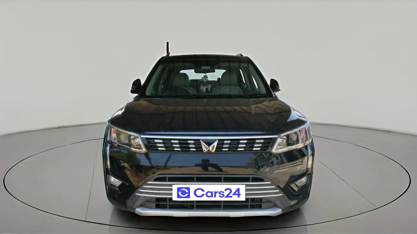 2023 Mahindra XUV300 W8 (O) 1.2 PETROL, Petrol, Manual, 21,147 km, exterior