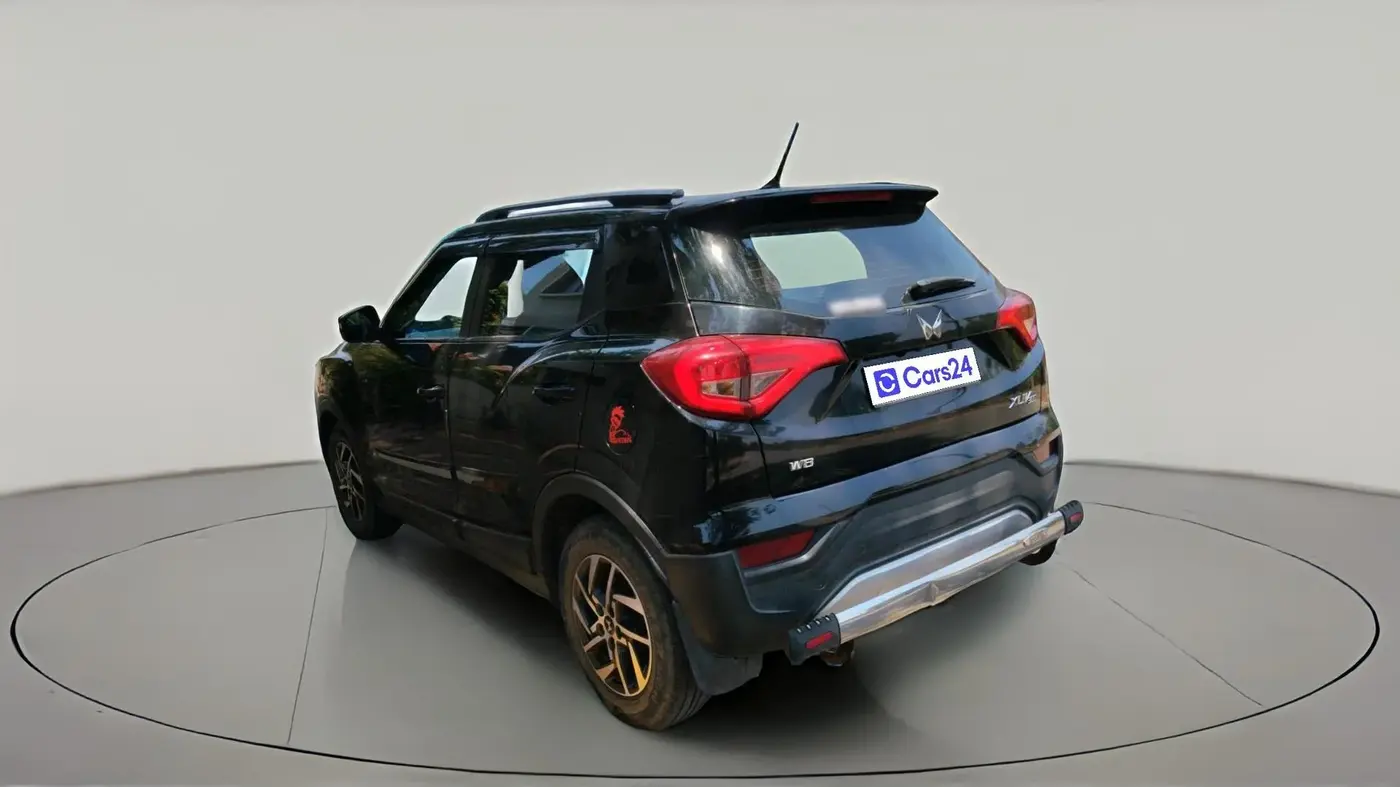 2023 Mahindra XUV300 W8 (O) 1.2 PETROL, Petrol, Manual, 21,147 km, exterior