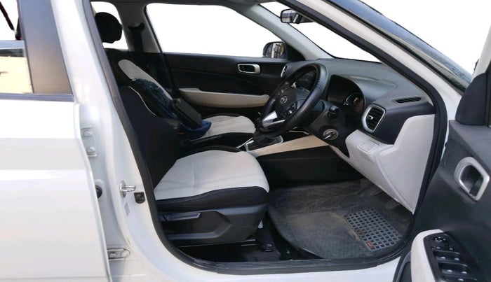 2023 Hyundai VENUE S(O) 1.2, Petrol, Manual, 56,796 km, interior