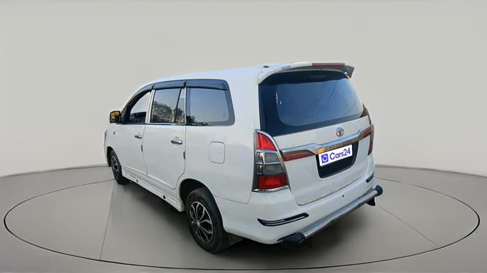 2015 Toyota Innova 2.5 G 7 STR, Diesel, Manual, 31,000 km, exterior