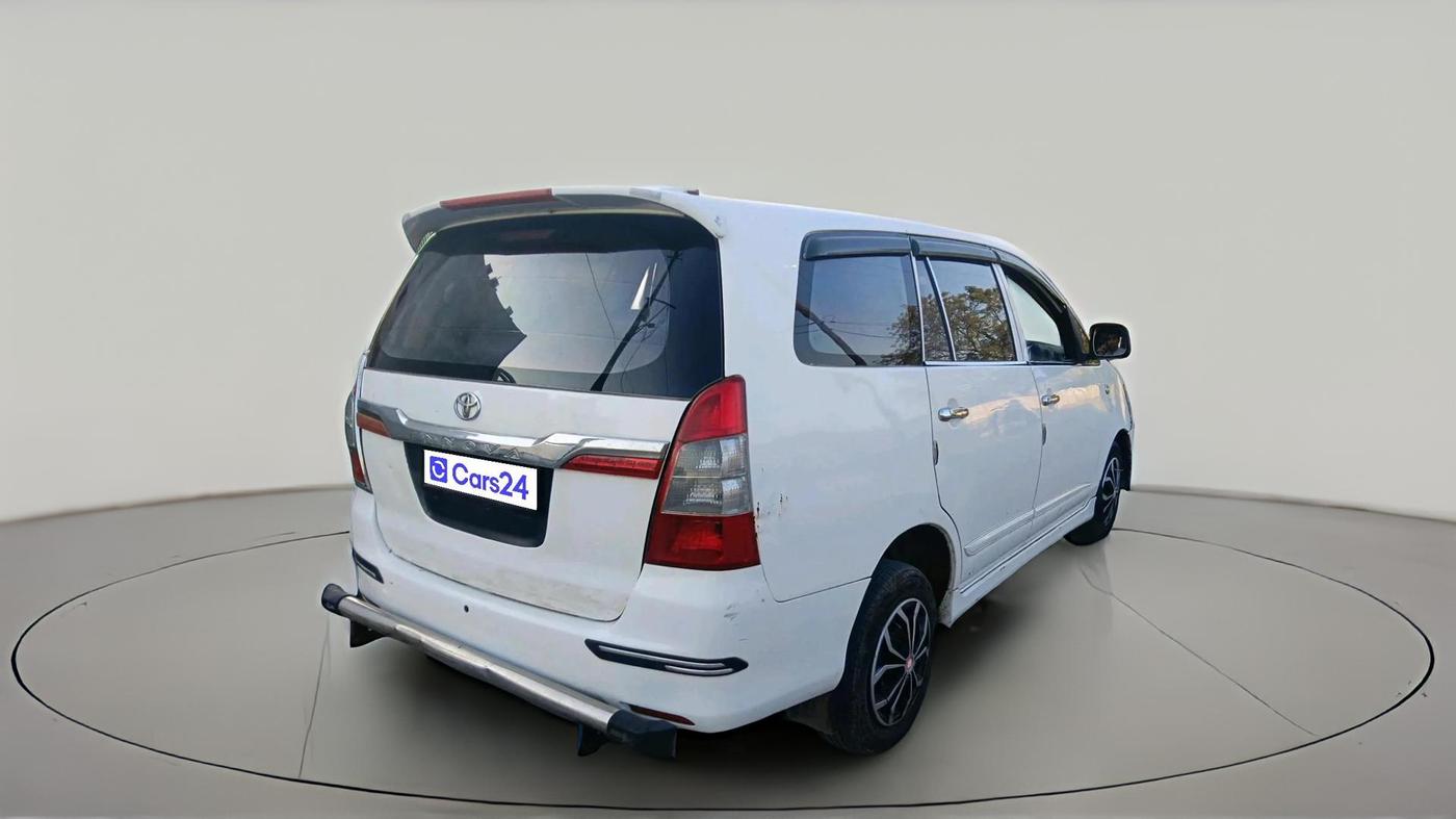 2015 Toyota Innova 2.5 G 7 STR, Diesel, Manual, 31,000 km, exterior