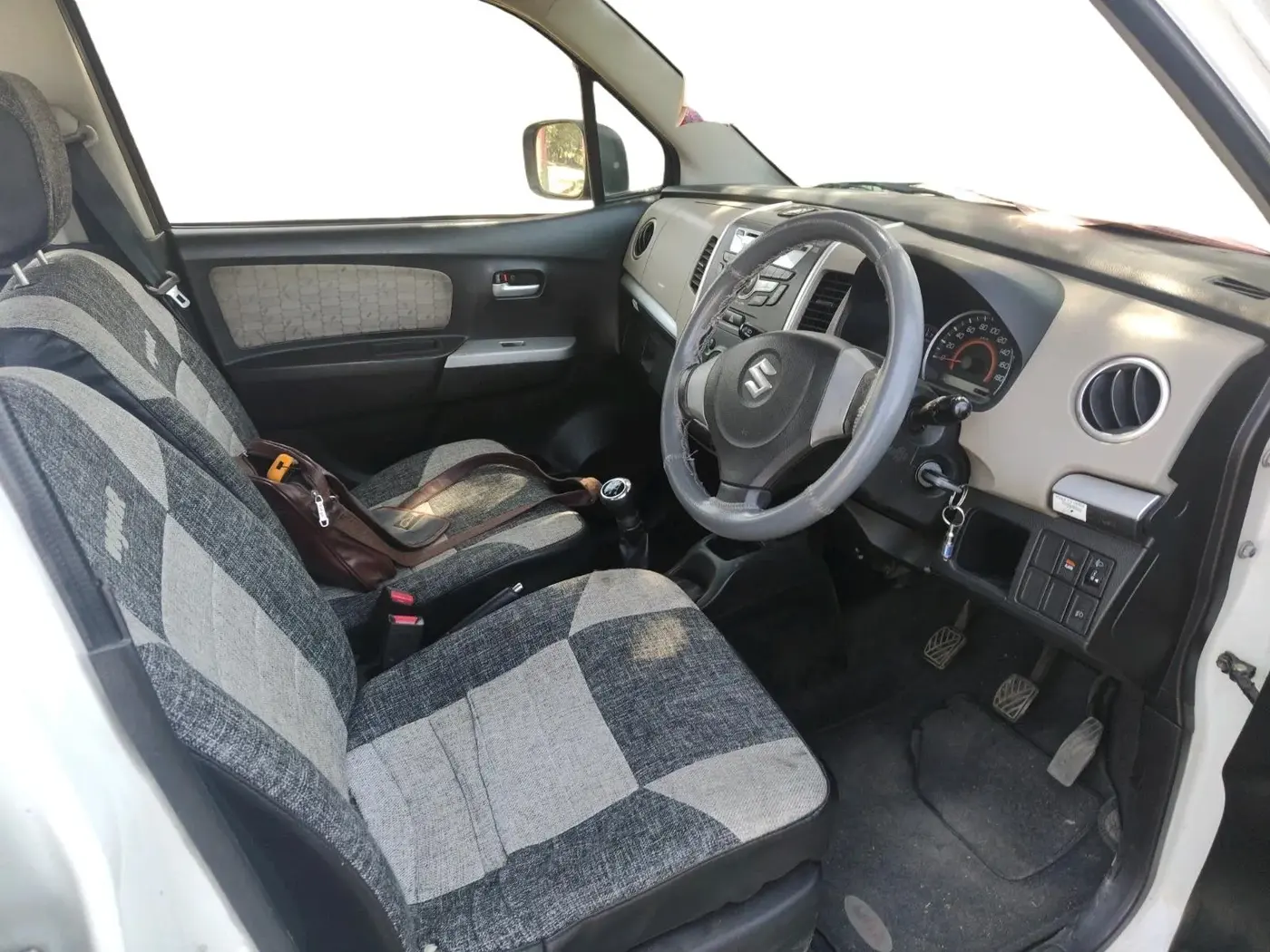 2013 Maruti Wagon R 1.0 VXI, Petrol, Manual, 46,980 km, interior