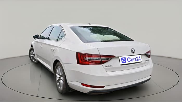 2018 Skoda Superb L&K 2.0 TDI AT, Diesel, Automatic, 1,02,022 km, exterior