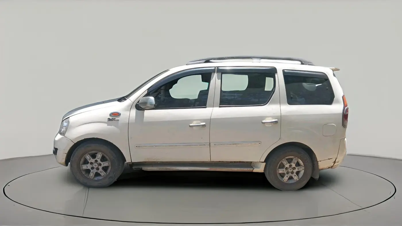 2011 Mahindra Xylo E8 BS III, Diesel, Manual, 1,35,381 km, exterior