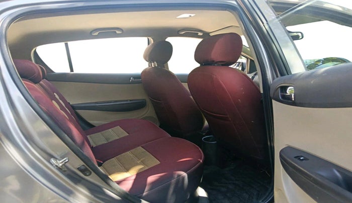 2013 Hyundai i20 SPORTZ 1.4 CRDI, Diesel, Manual, 1,30,101 km, interior