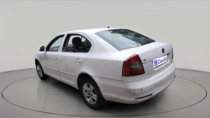 2011 Skoda Laura AMBIENTE 2.0 TDI CR MT, Diesel, Manual, 1,23,150 km, exterior