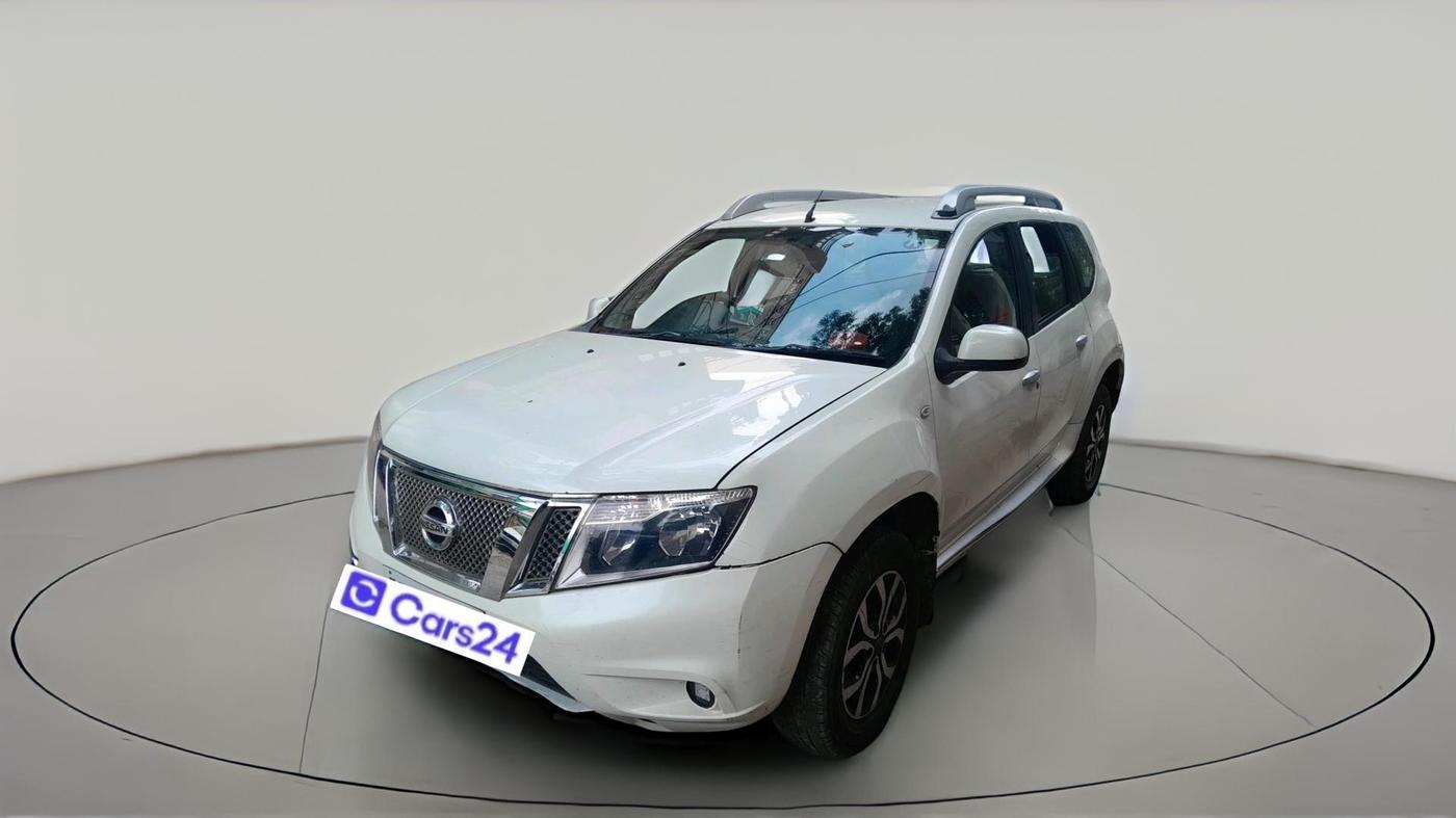 2015 Nissan Terrano XV D THP 110 PS, Diesel, Manual, 1,11,504 km, exterior