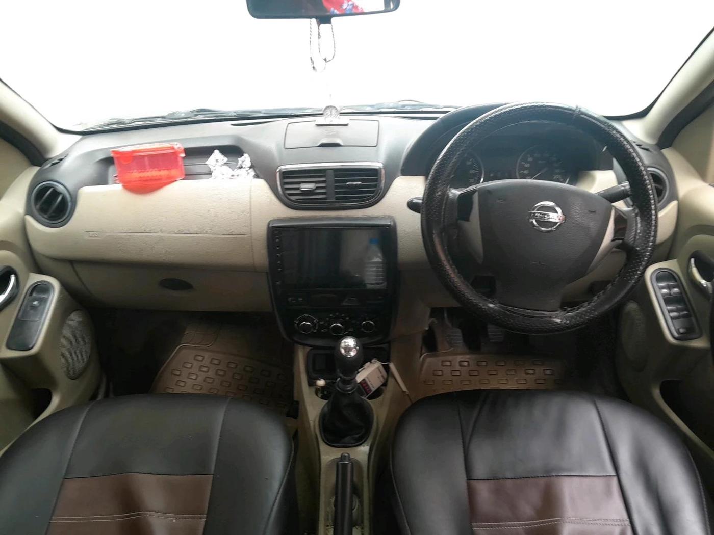2015 Nissan Terrano XV D THP 110 PS, Diesel, Manual, 1,11,504 km, interior