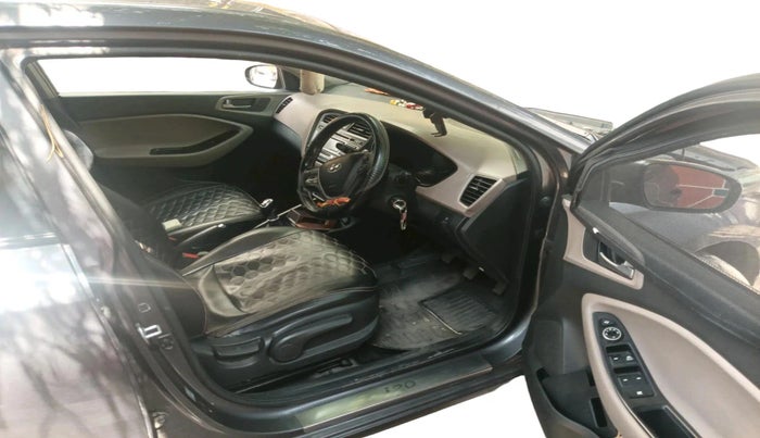 2015 Hyundai Elite i20 SPORTZ 1.4 CRDI, Diesel, Manual, 90,218 km, interior