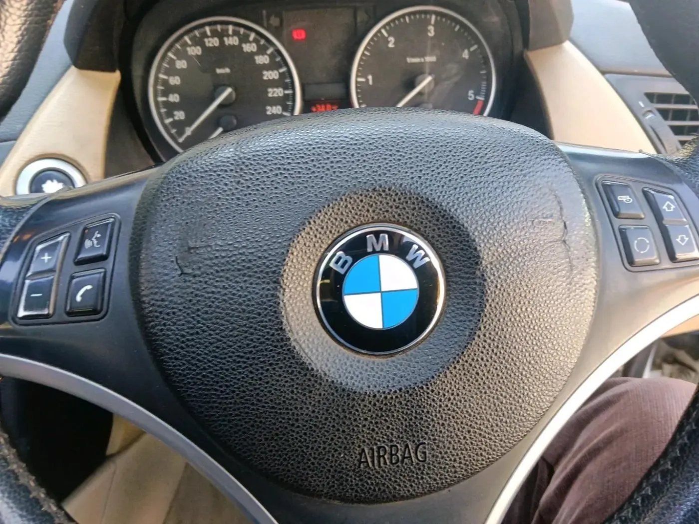 2011 BMW X1 sDrive20d, Diesel, Automatic, 98,990 km, interior